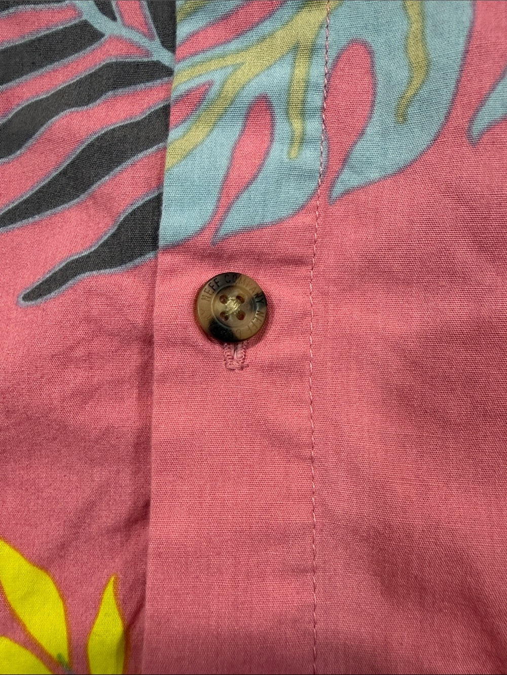 Neff Button Down Shirt - Mens M - Pink Cheetah Palm Bright Beach Pool Party - Picture 5 of 10